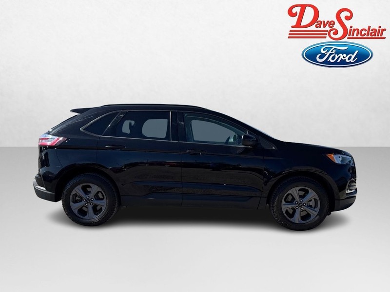 Ford Edge Vehicle Full-screen Gallery Image 05