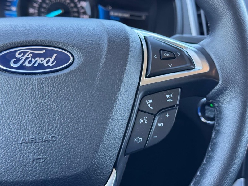 Ford Edge Vehicle Full-screen Gallery Image 20