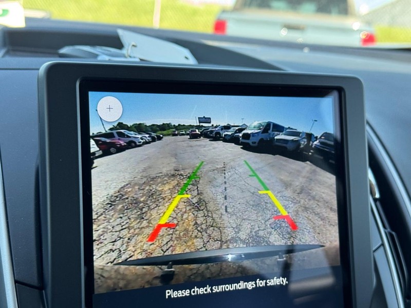 Ford Edge Vehicle Full-screen Gallery Image 22