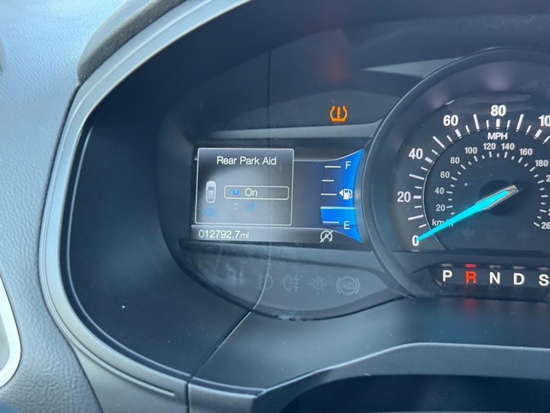 Ford Edge Vehicle Full-screen Gallery Image 23
