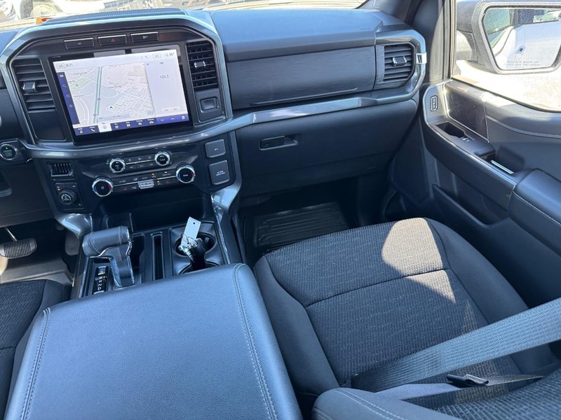 Ford F-150 Vehicle Full-screen Gallery Image 16