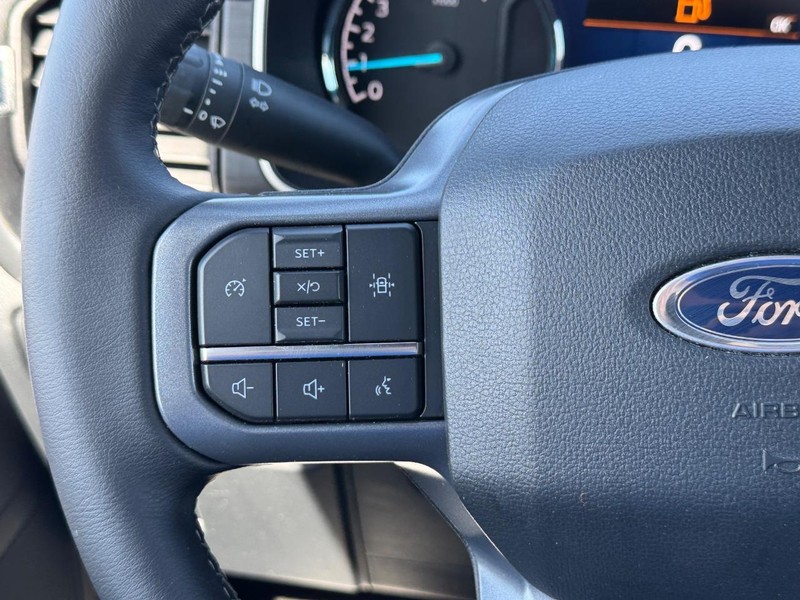 Ford F-150 Vehicle Full-screen Gallery Image 20