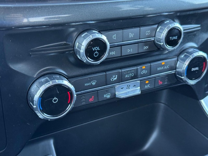 Ford F-150 Vehicle Full-screen Gallery Image 23