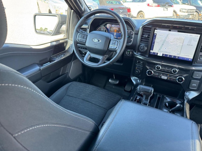 Ford F-150 Vehicle Full-screen Gallery Image 14