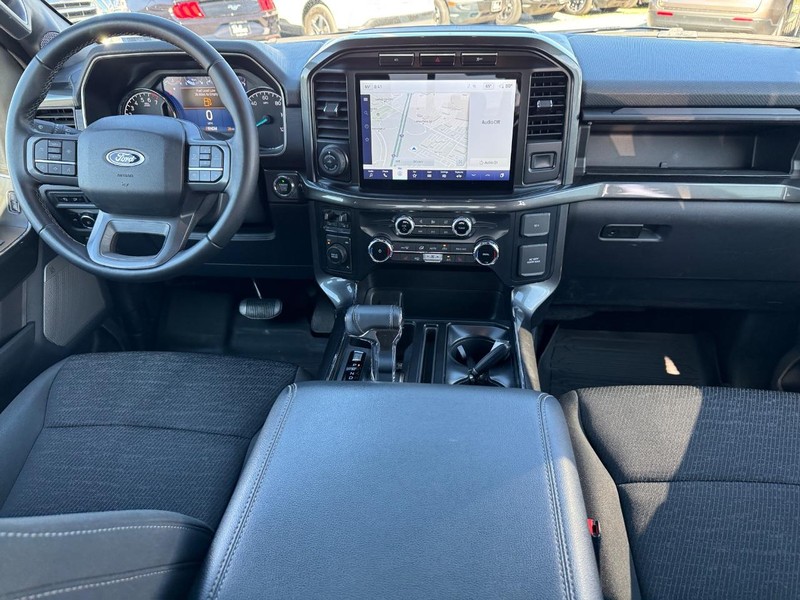 Ford F-150 Vehicle Full-screen Gallery Image 15