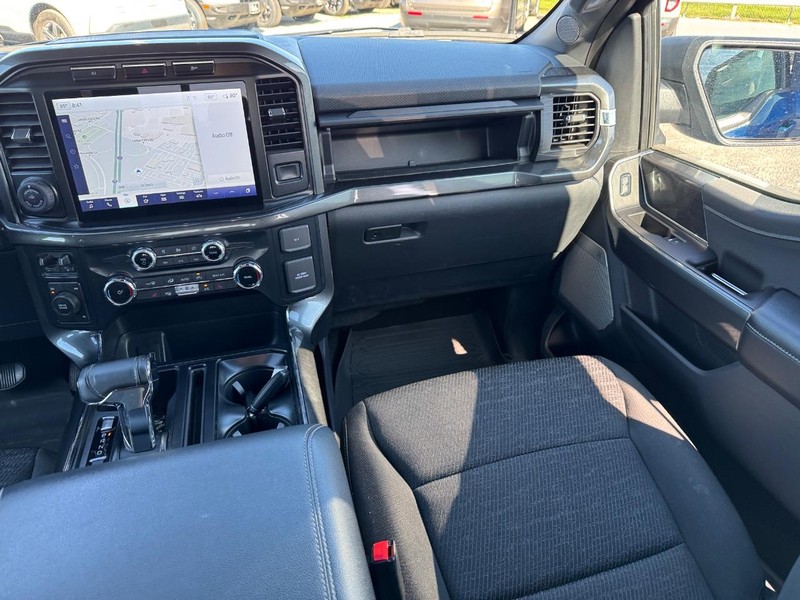Ford F-150 Vehicle Full-screen Gallery Image 16