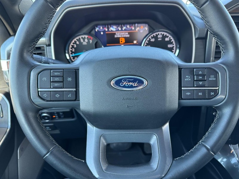 Ford F-150 Vehicle Full-screen Gallery Image 19