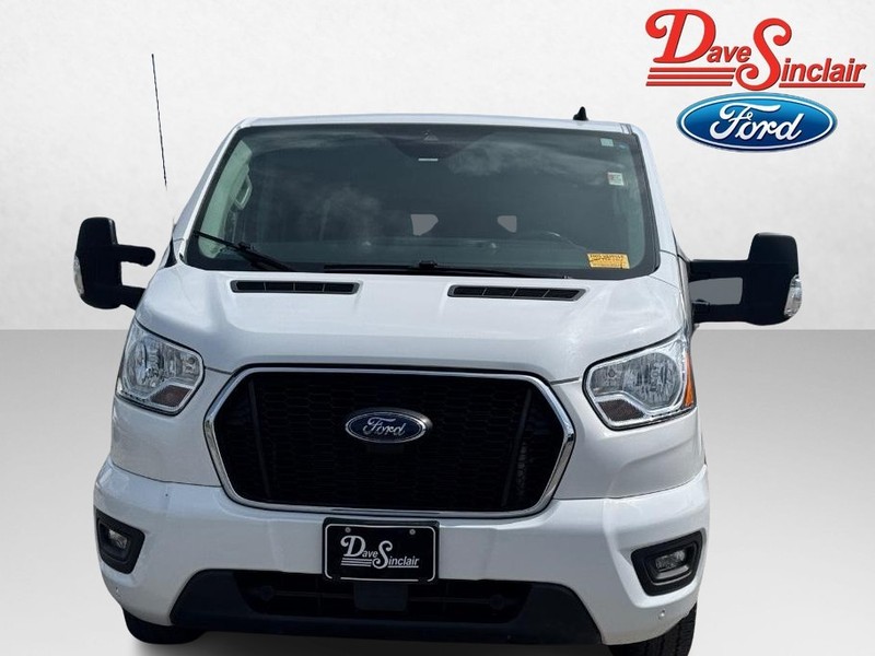 Ford Transit Passenger Wagon Vehicle Full-screen Gallery Image 02