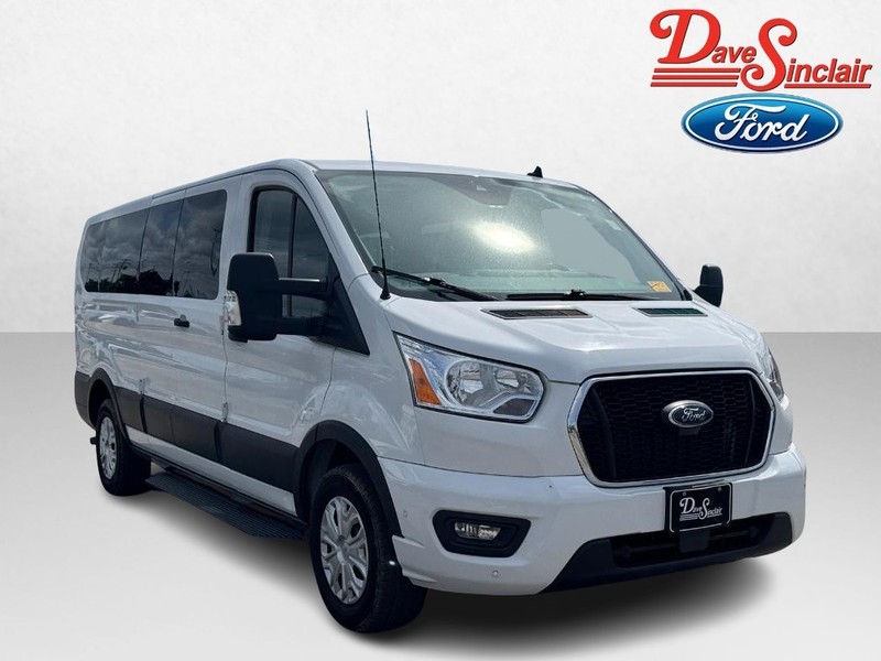Ford Transit Passenger Wagon Vehicle Full-screen Gallery Image 04