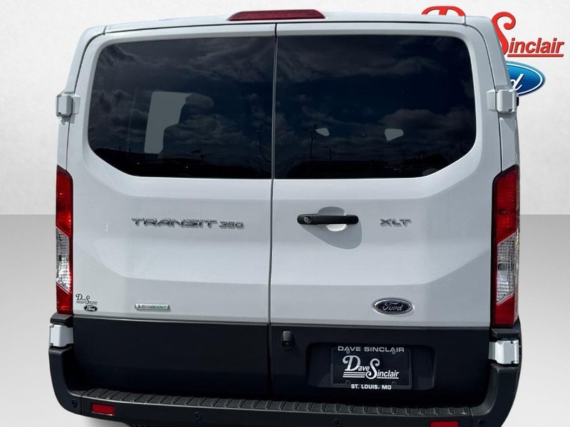Ford Transit Passenger Wagon Vehicle Full-screen Gallery Image 08