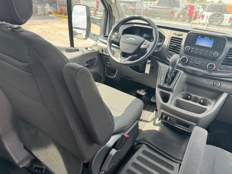 Ford Transit Passenger Wagon Vehicle Full-screen Gallery Image 14