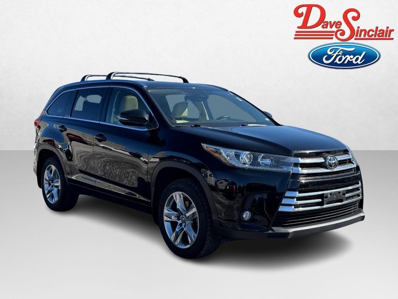 Toyota Highlander Vehicle Full-screen Gallery Image 04