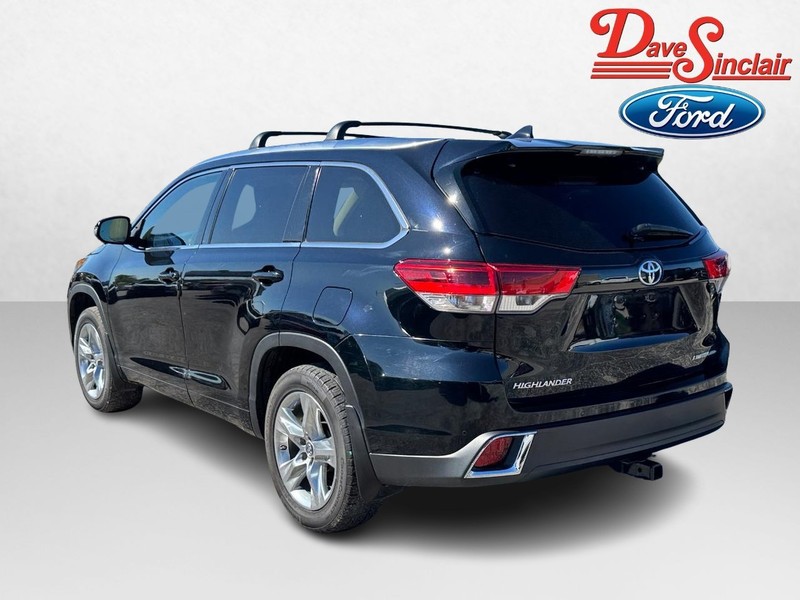 Toyota Highlander Vehicle Full-screen Gallery Image 09