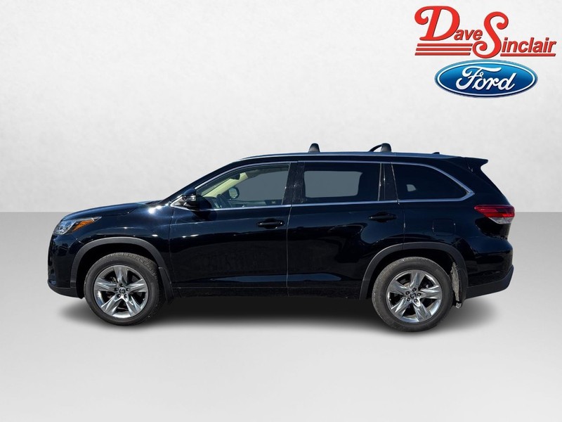 Toyota Highlander Vehicle Full-screen Gallery Image 10