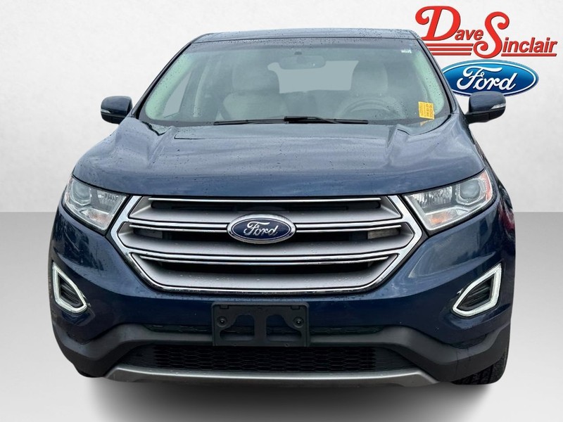 Ford Edge Vehicle Full-screen Gallery Image 02