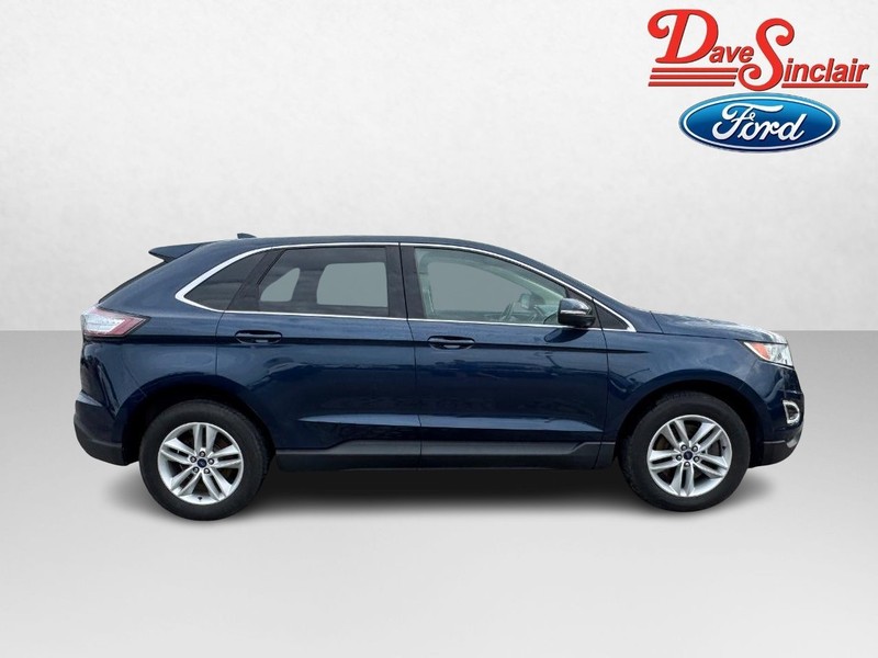 Ford Edge Vehicle Full-screen Gallery Image 05