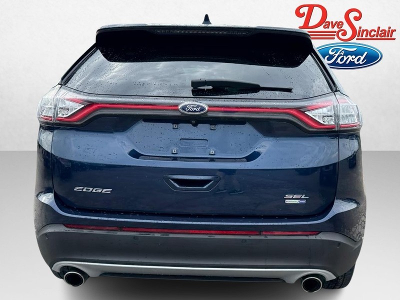 Ford Edge Vehicle Full-screen Gallery Image 08