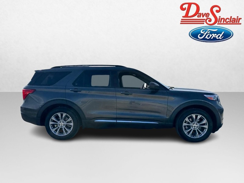Ford Explorer Vehicle Full-screen Gallery Image 05