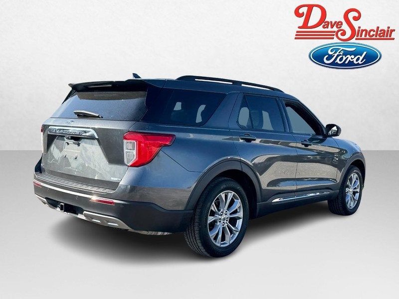 Ford Explorer Vehicle Full-screen Gallery Image 07