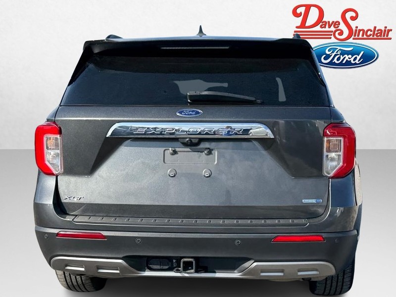 Ford Explorer Vehicle Full-screen Gallery Image 08