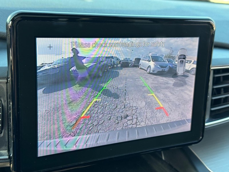 Ford Explorer Vehicle Full-screen Gallery Image 27