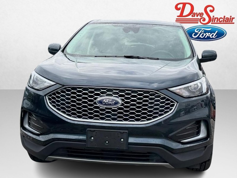 Ford Edge Vehicle Full-screen Gallery Image 02