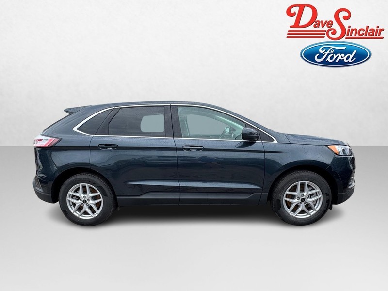 Ford Edge Vehicle Full-screen Gallery Image 05