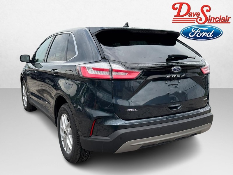 Ford Edge Vehicle Full-screen Gallery Image 09