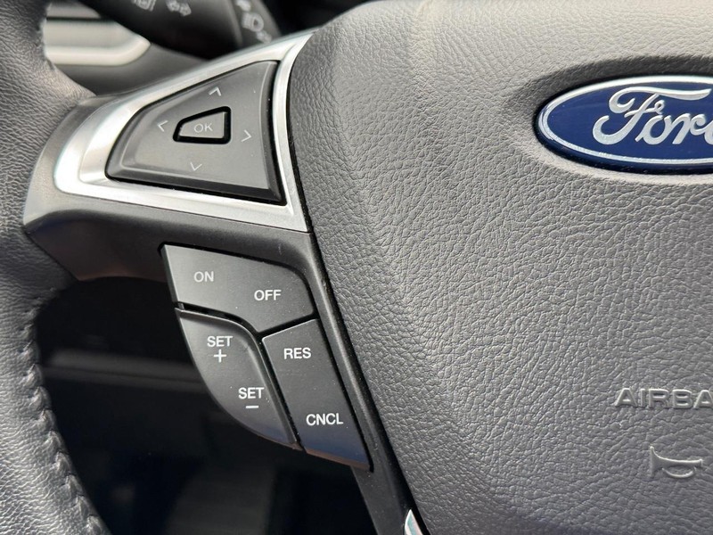 Ford Edge Vehicle Full-screen Gallery Image 20