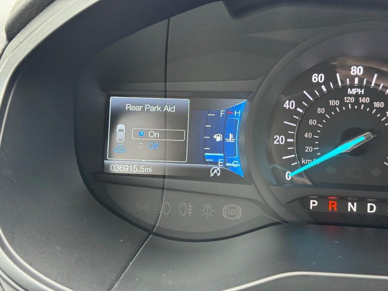 Ford Edge Vehicle Full-screen Gallery Image 23