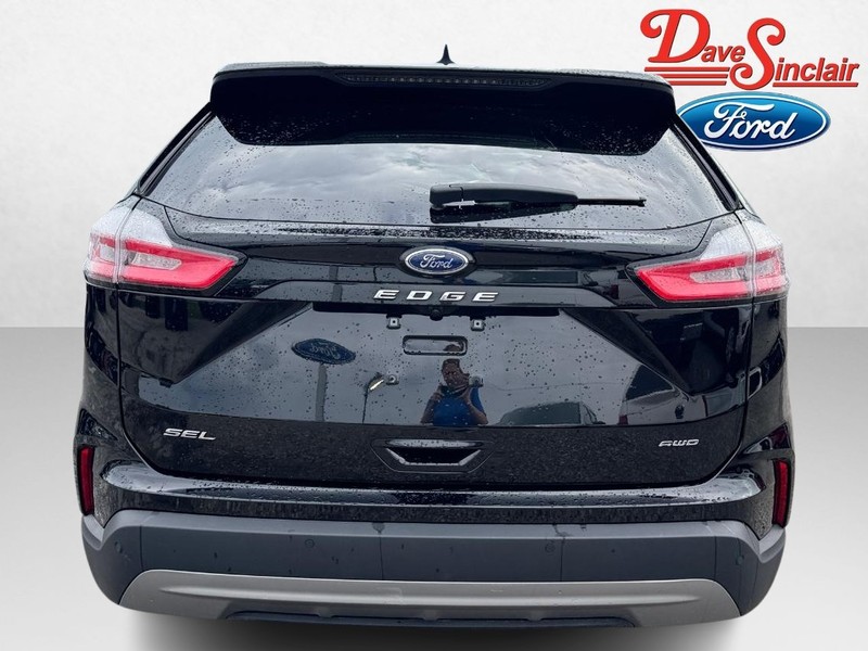 Ford Edge Vehicle Full-screen Gallery Image 08
