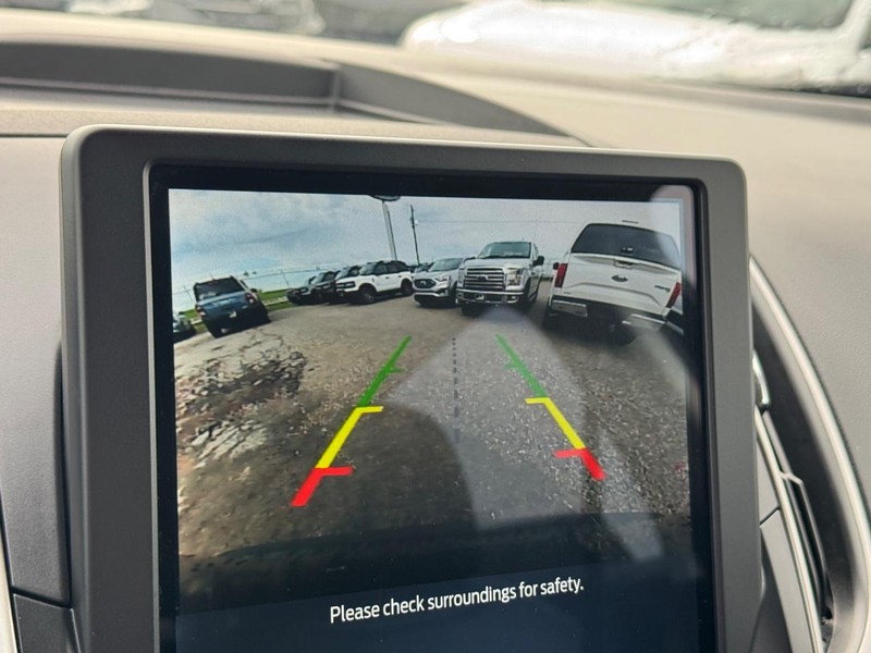 Ford Edge Vehicle Full-screen Gallery Image 23