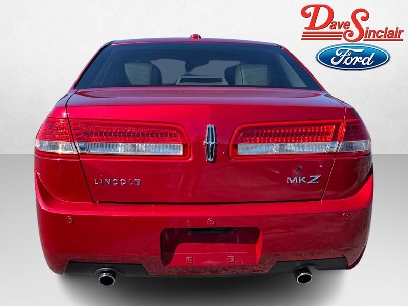 Lincoln MKZ Vehicle Full-screen Gallery Image 08