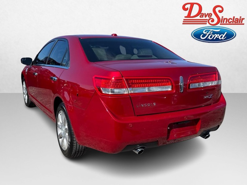 Lincoln MKZ Vehicle Full-screen Gallery Image 09