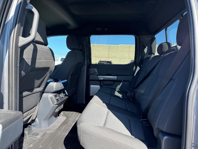 Ford F-150 Vehicle Full-screen Gallery Image 12