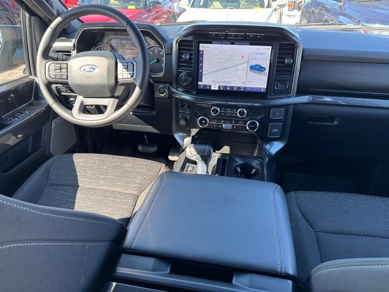 Ford F-150 Vehicle Full-screen Gallery Image 15