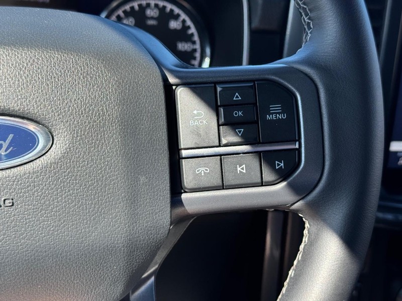 Ford F-150 Vehicle Full-screen Gallery Image 21