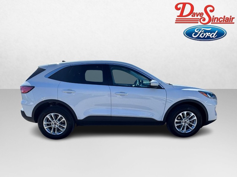 Ford Escape Vehicle Full-screen Gallery Image 05
