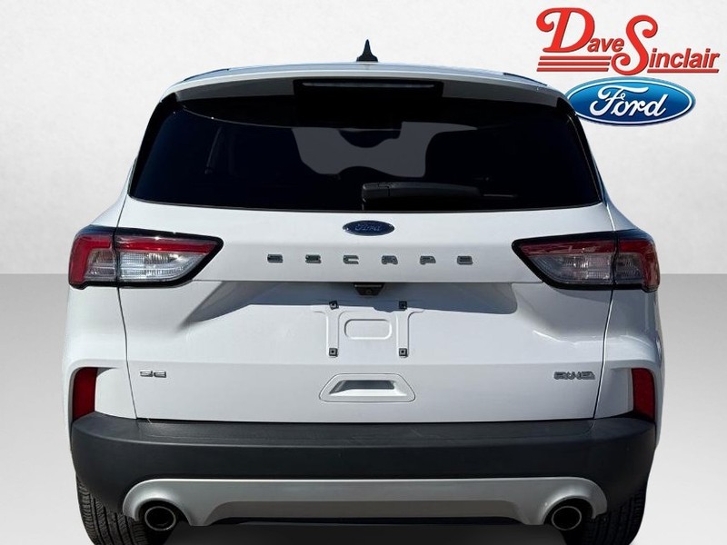 Ford Escape Vehicle Full-screen Gallery Image 08