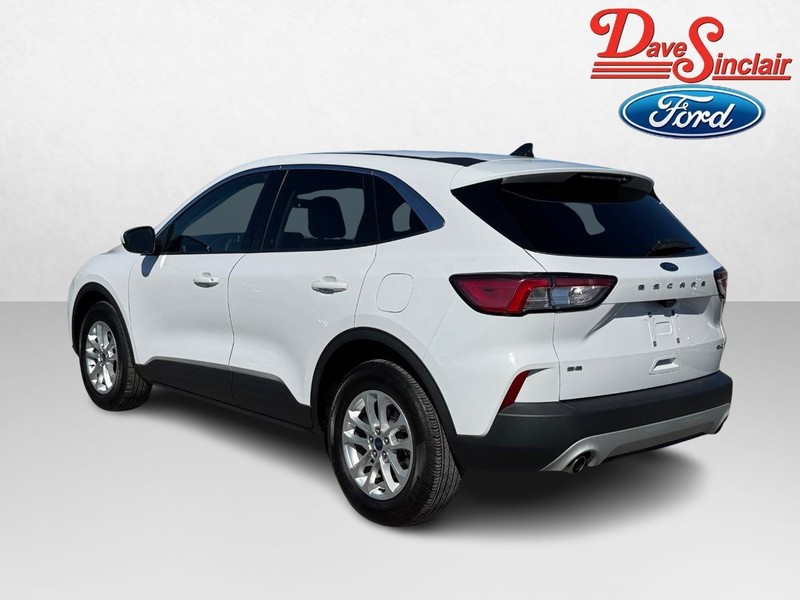 Ford Escape Vehicle Full-screen Gallery Image 09