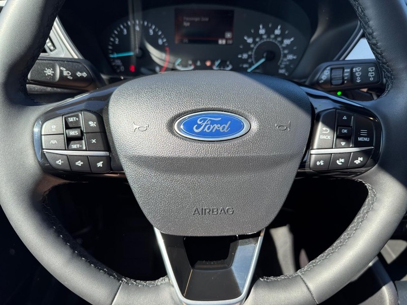 Ford Escape Vehicle Full-screen Gallery Image 19