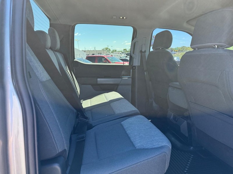Ford F-150 Vehicle Full-screen Gallery Image 13
