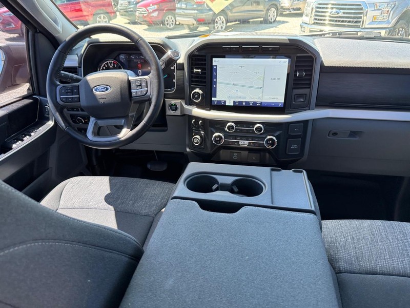 Ford F-150 Vehicle Full-screen Gallery Image 15