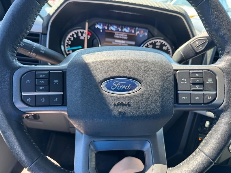 Ford F-150 Vehicle Full-screen Gallery Image 19