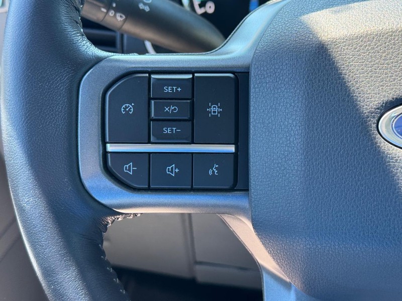 Ford F-150 Vehicle Full-screen Gallery Image 20