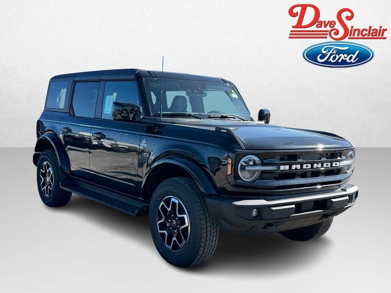 Ford Bronco Vehicle Full-screen Gallery Image 04