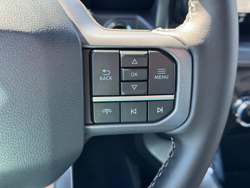 Ford F-150 Vehicle Full-screen Gallery Image 22