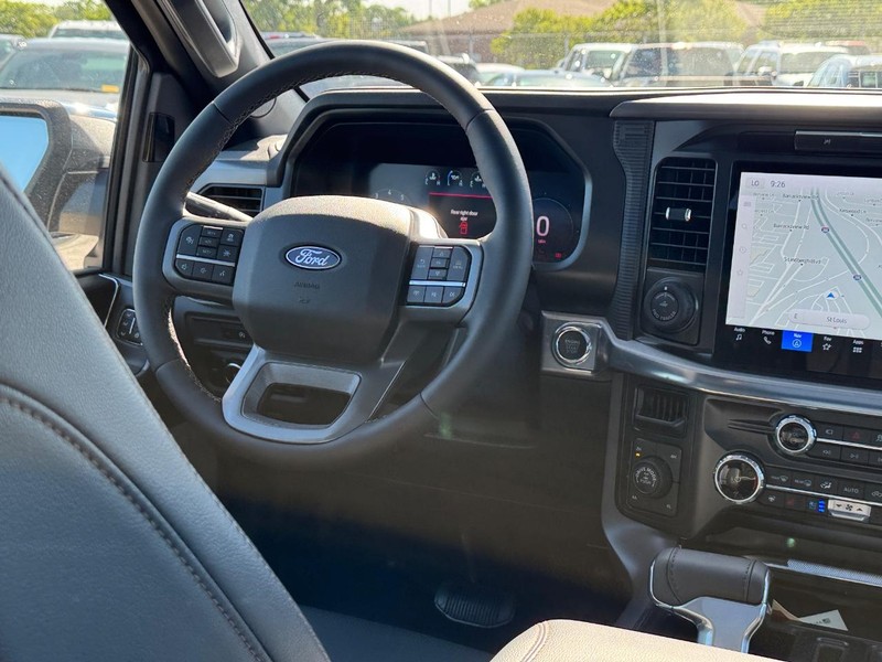 Ford F-150 Vehicle Full-screen Gallery Image 15