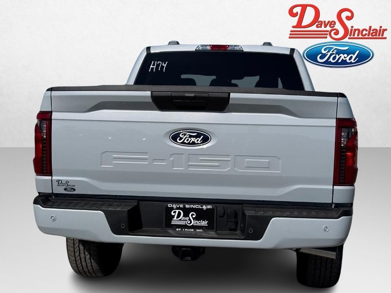 Ford F-150 Vehicle Full-screen Gallery Image 08