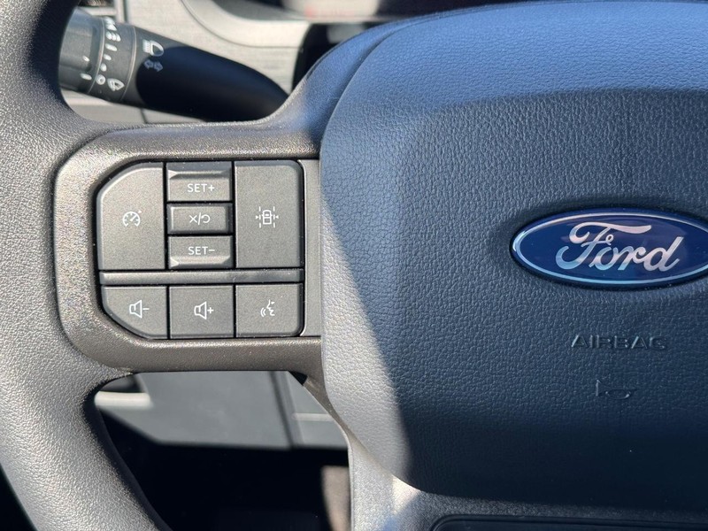 Ford F-150 Vehicle Full-screen Gallery Image 21